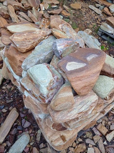 Златолит жёлтый, жёлто-зелёный глыбки и валуны для ланшафтного дизайна купить в Республике Крым