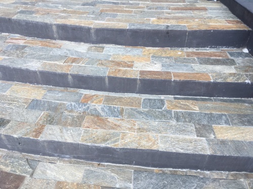 Плитка из Златолита Уральского для лестницы купить в Республике Крым