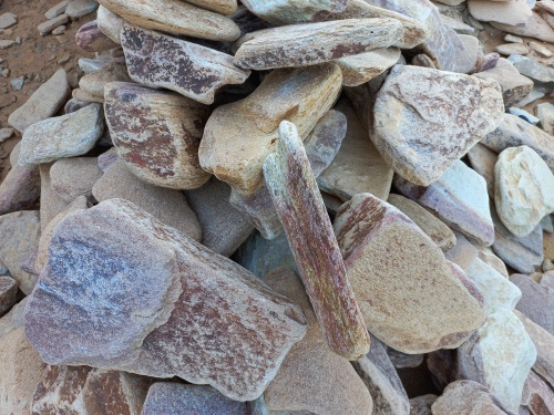 Златолит жёлтый, жёлто-зелёный глыбки и валуны для ланшафтного дизайна купить в Республике Крым