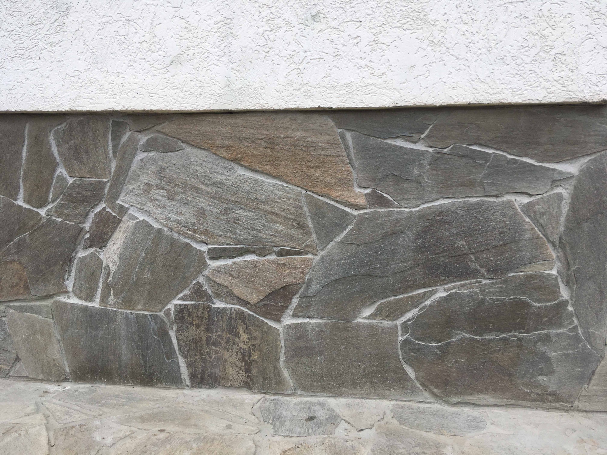 Плитняк златолит Уральский для цоколя, отмостки купить в Республике Крым