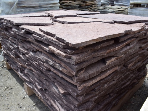 Плитняк лемезит бордовый для облицовки цоколя 20-25 мм  купить в Республике Крым