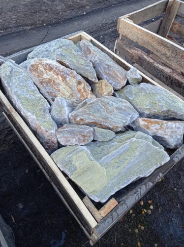 Златолит жёлтый, жёлто-зелёный глыбки и валуны для ланшафтного дизайна купить в Республике Крым