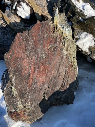 Ландшафтные глыбы красно-фиолетовые 200-1000 килограмм купить в Республике Крым