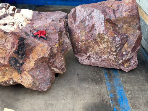 Ландшафтные глыбы красно-фиолетовые 200-1000 килограмм купить в Республике Крым
