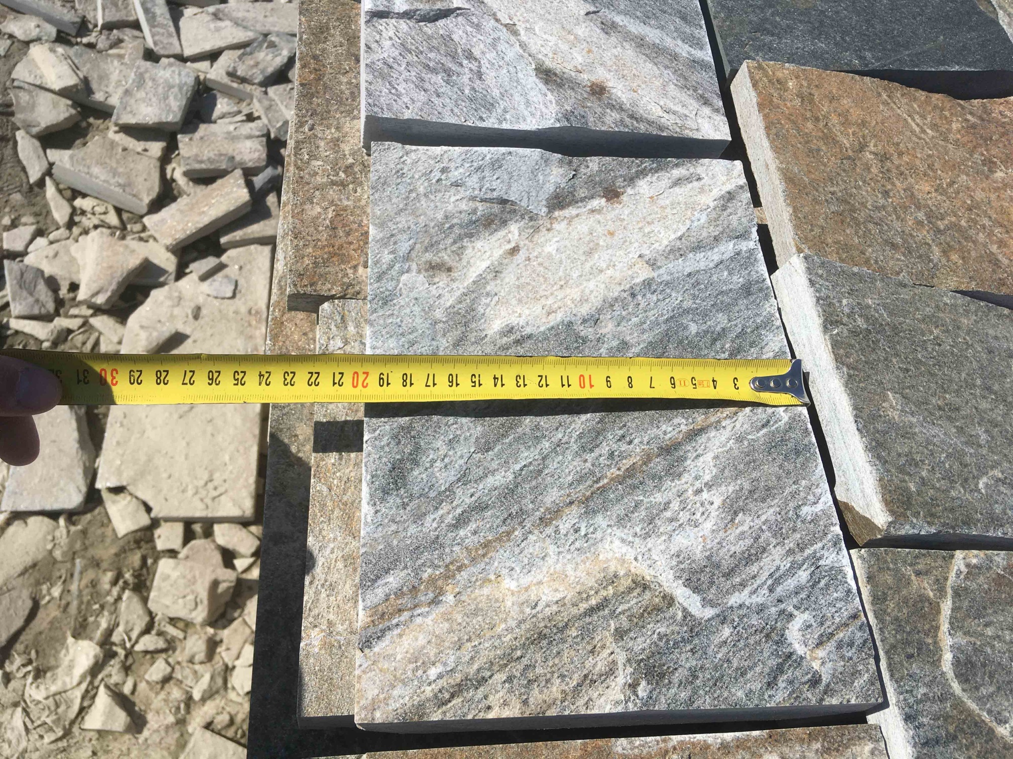 Плитка пилёная златолит Уральский для цоколя, отмостки купить в Республике Крым