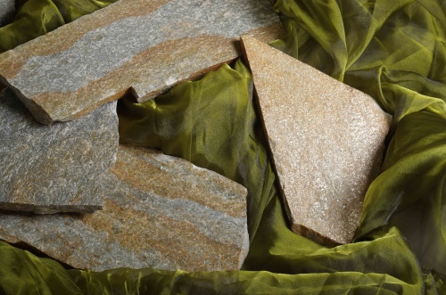 Плитняк златолит Уральский  для фасада купить в Республике Крым