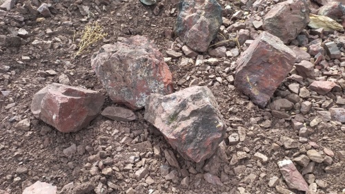 Яшма ландшафтные валуны